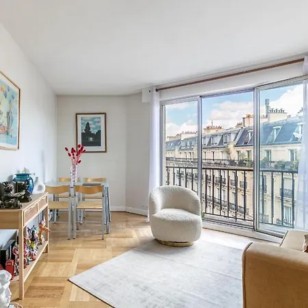 Apartment Au Centre De Paris, Eiffel-tower A Portee De Main